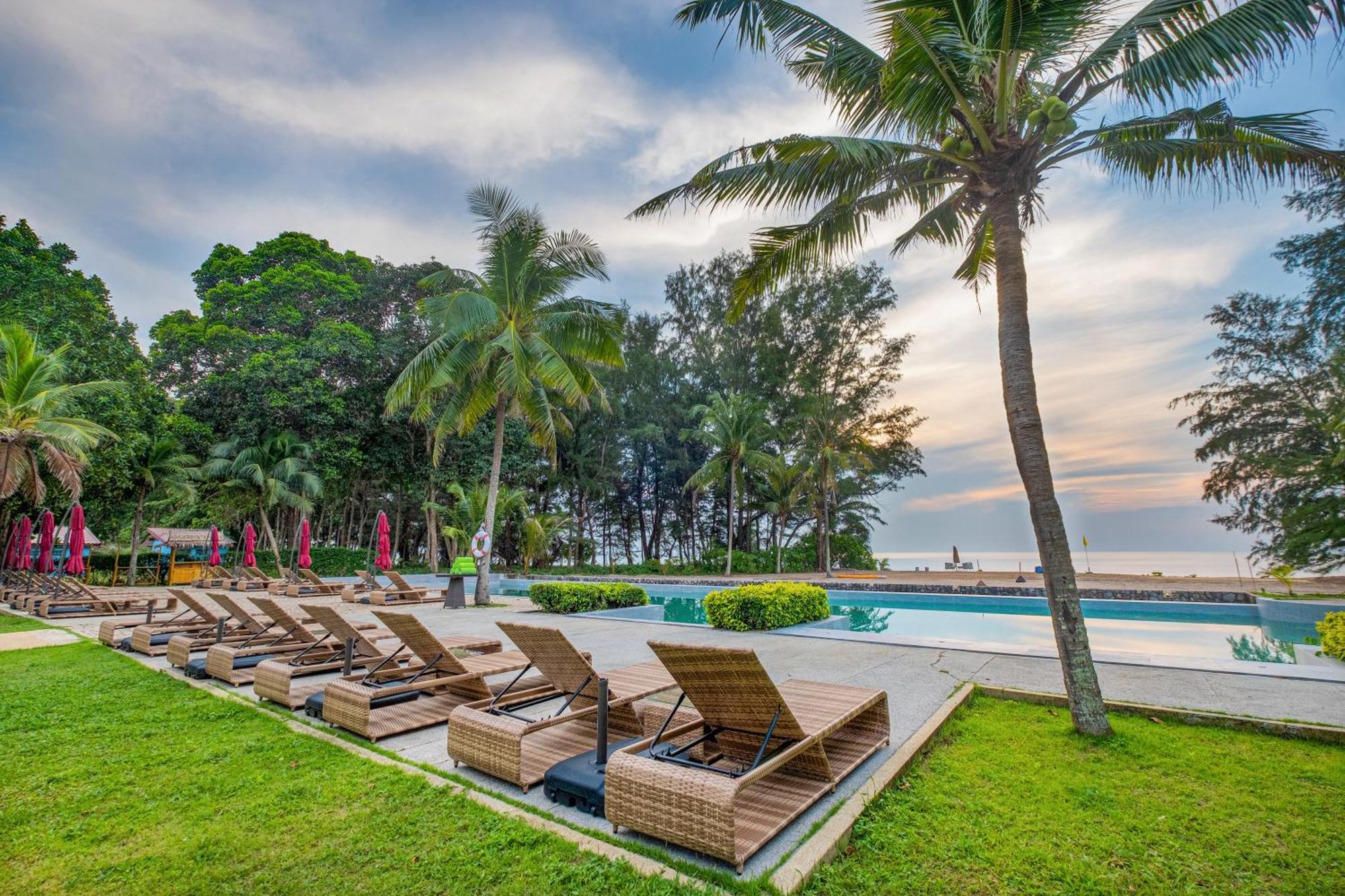 D Varee Mai Khao Beach Resort, Thailand Buitenkant foto