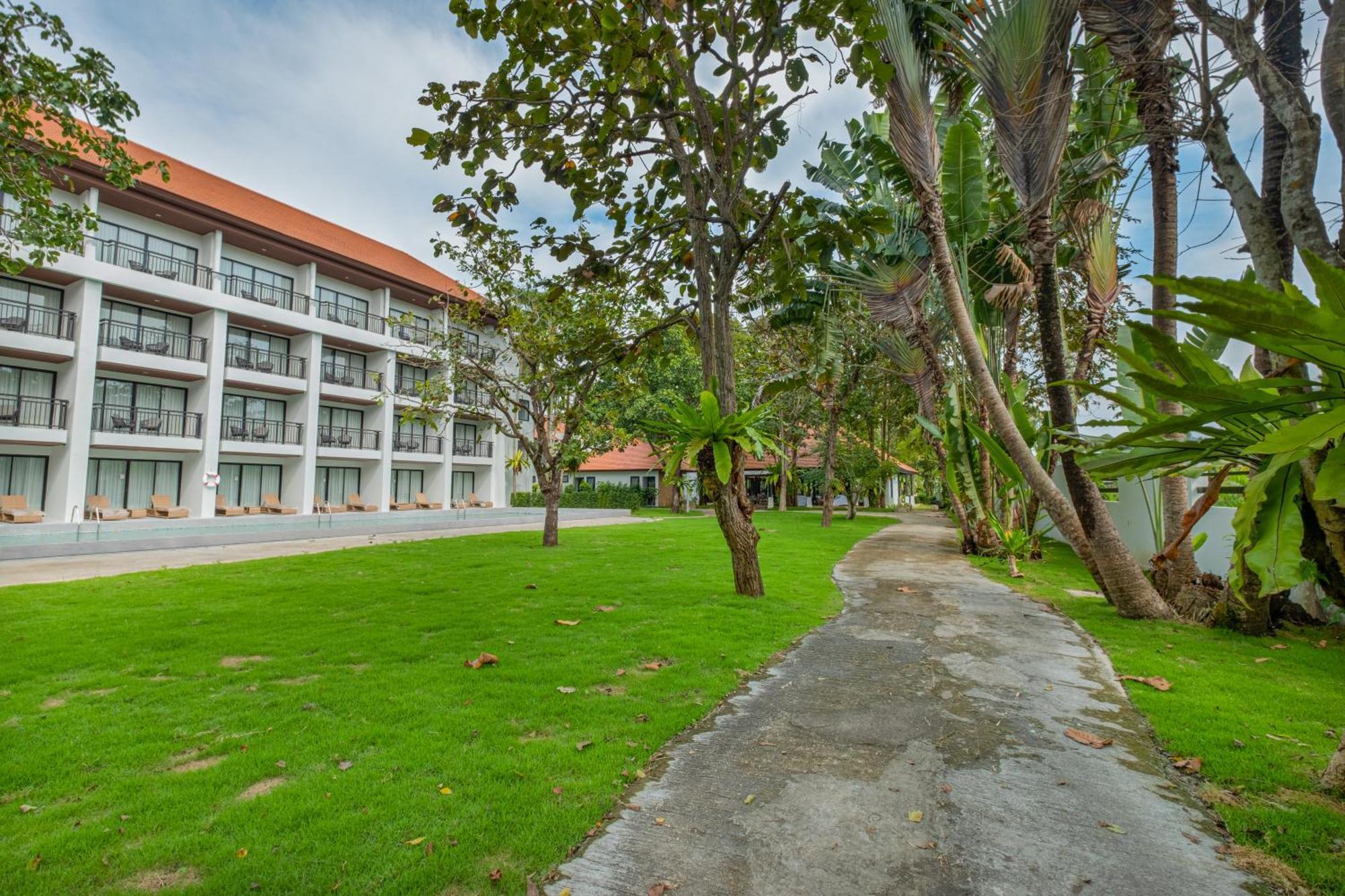 Estella Phuket Mai Khao Beach Resort Buitenkant foto